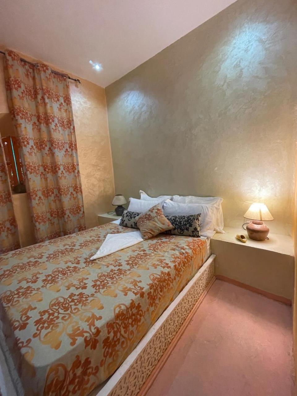 Hotel Familiale Les Grotte アイット・ベン・ハドゥ エクステリア 写真